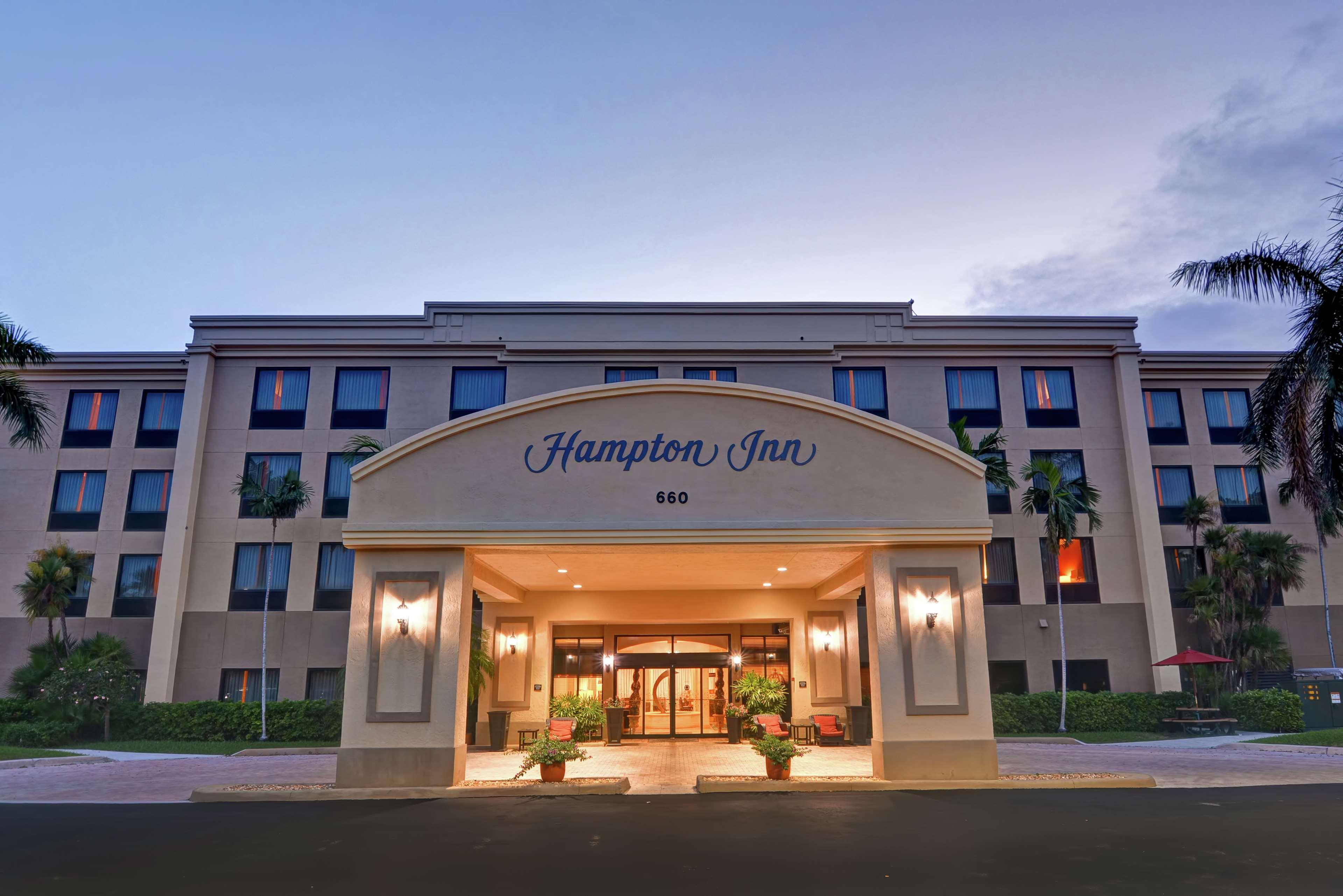 Hampton Inn Deerfield Beach Buitenkant foto